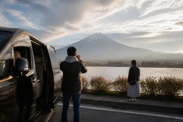 富士山湖畔隨時停車拍照