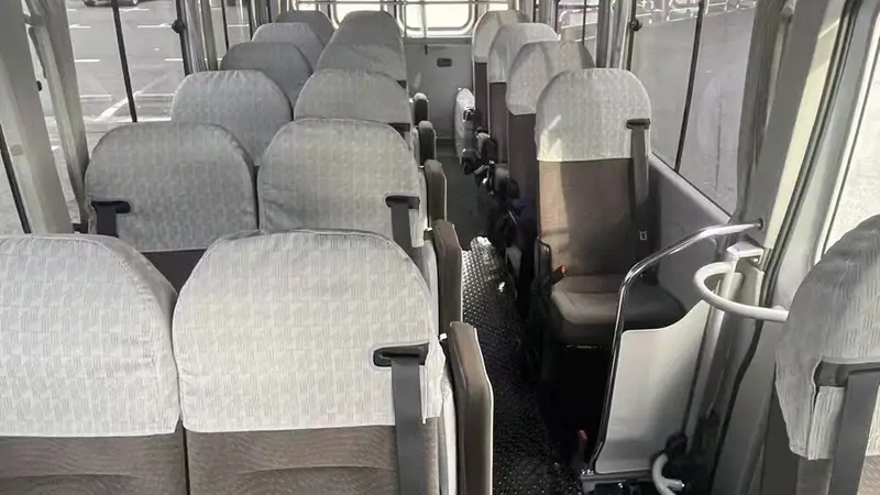 Coaster 19座實車照 車內座位