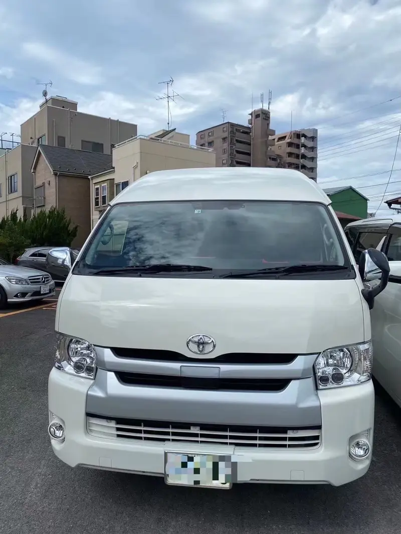Hiace 14座車內全景 2