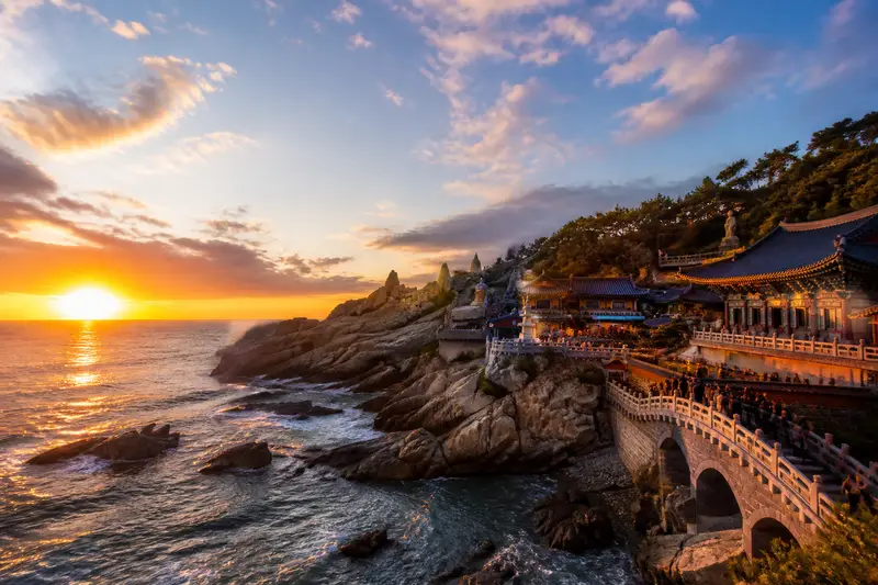 海東龍宮寺海邊寺廟元旦日出