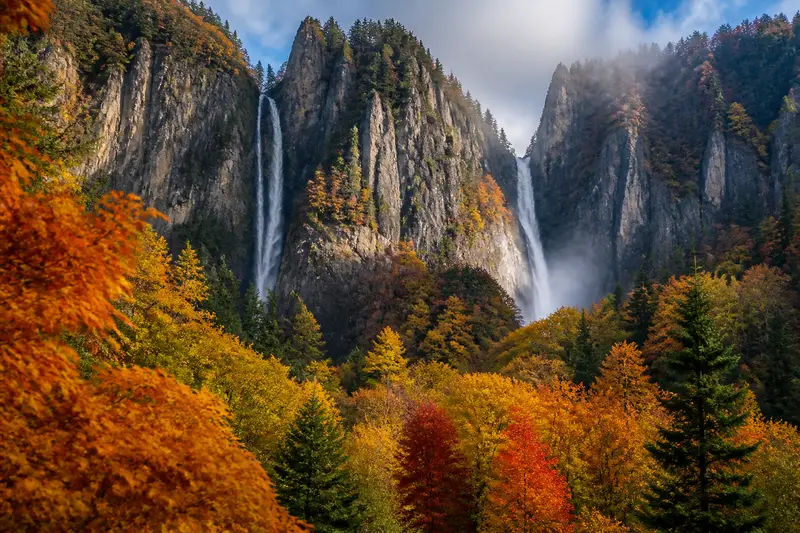 北海道層雲峽夫婦瀑布（銀河瀑布・流星瀑布）與紅葉