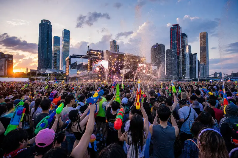 WATERBOMB 新手必備防水袋、防曬、毛巾與快乾衣物裝備。