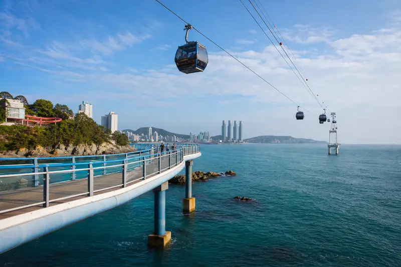 松島天空步道與海上纜車俯瞰釜山海岸。