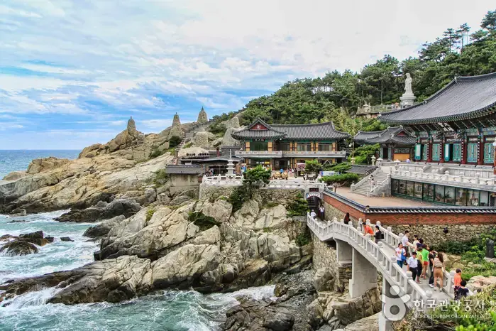 釜山機張海東龍宮寺的海景寺廟