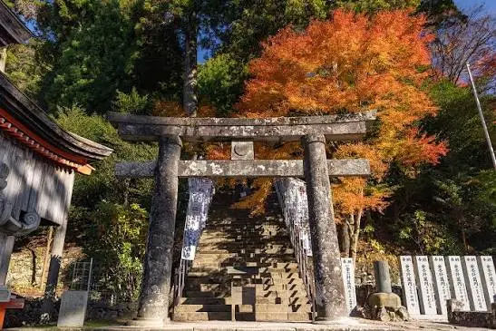 福岡英彥山:日本三大修驗靈場之一,帶長輩免爬 20 分山路也能參拜的千年靈山
