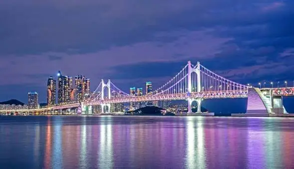 廣安里海邊咖啡廳與廣安大橋夜景