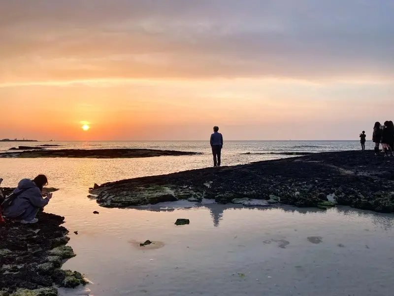 挾才海水浴場漸層藍海與飛揚島