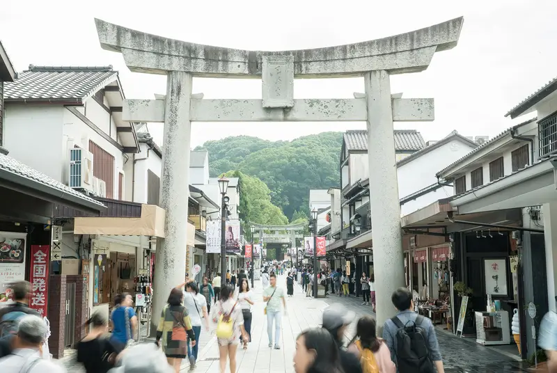 太宰府天滿宮表參道與朱紅太鼓橋，九州一日順遊代表景點