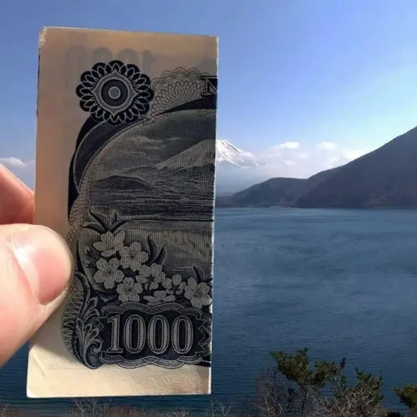 本栖湖：千元紙鈔富士山