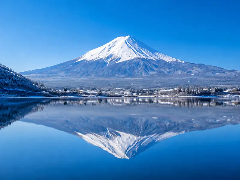 富士山冬天玩法｜最清晰的雪化妝富士、鑽石富士與河口湖冬花火