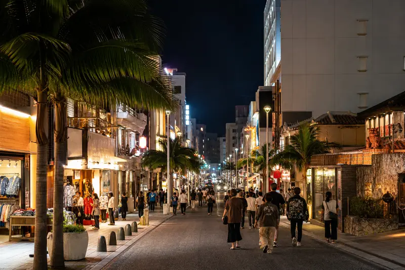 郵輪停靠沖繩那霸晚上行程|國際通屋台村夜市交通、時間與逛街攻略