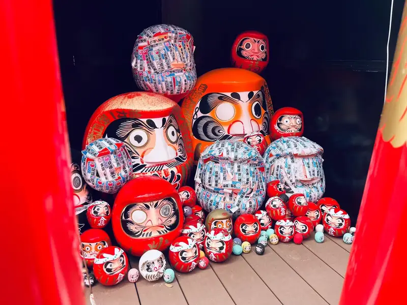 沖繩達磨寺（西來院）完整參拜攻略：首里唯一開運達磨、金運神社與十二支守護本尊