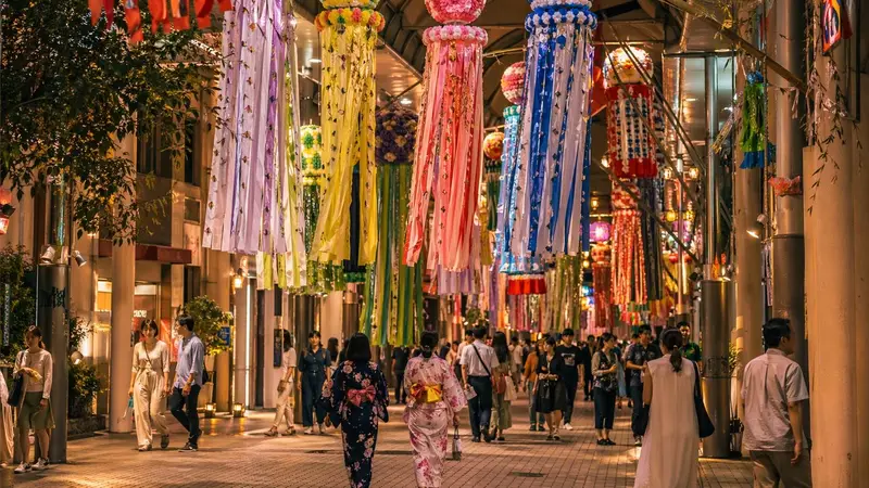 仙台七夕祭夜間街景