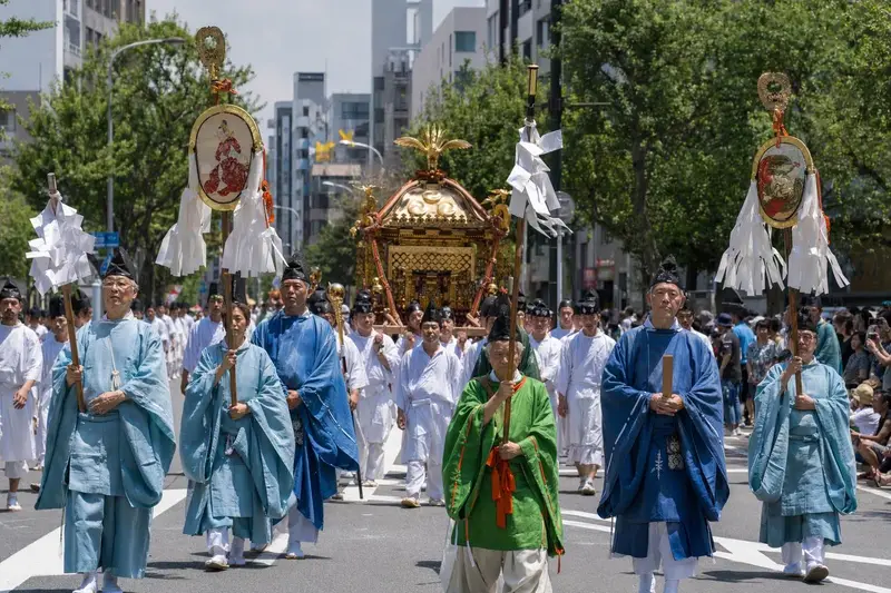 天神祭白天陸渡御巡行畫面