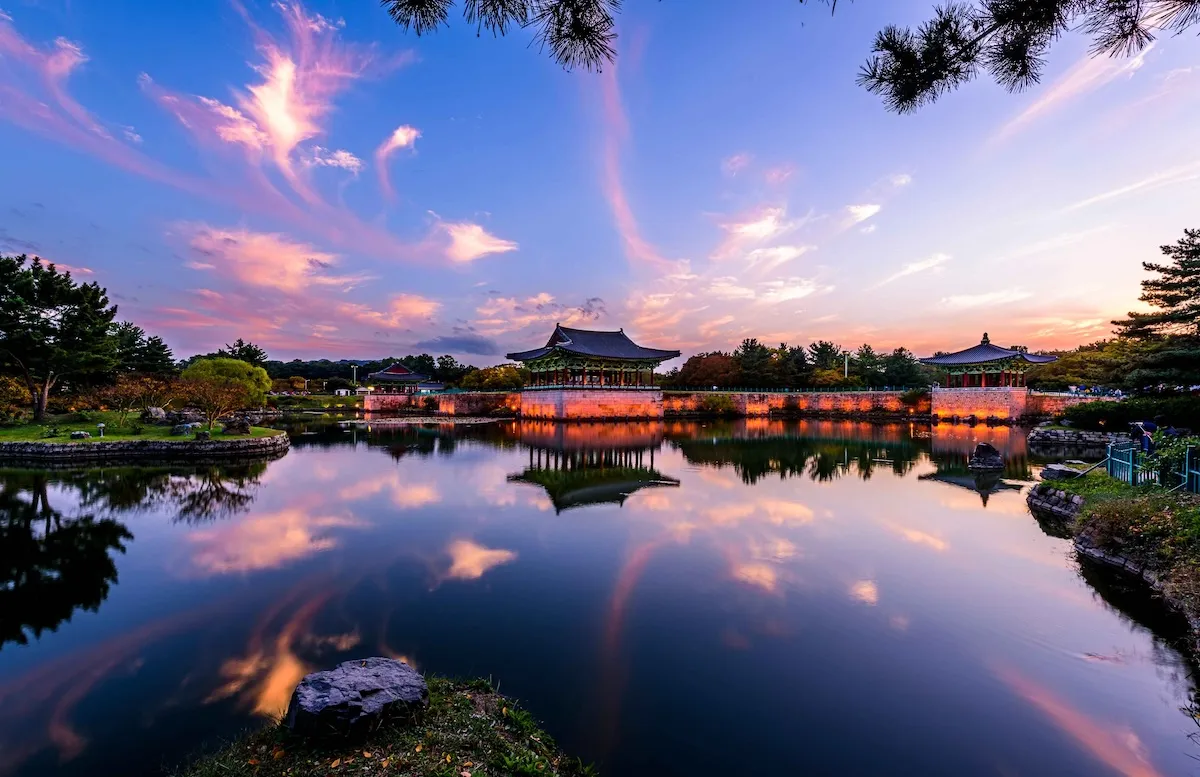 慶州東宮與月池夜間點燈倒影