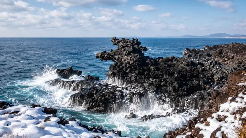 濟州龍頭岩冬季海景