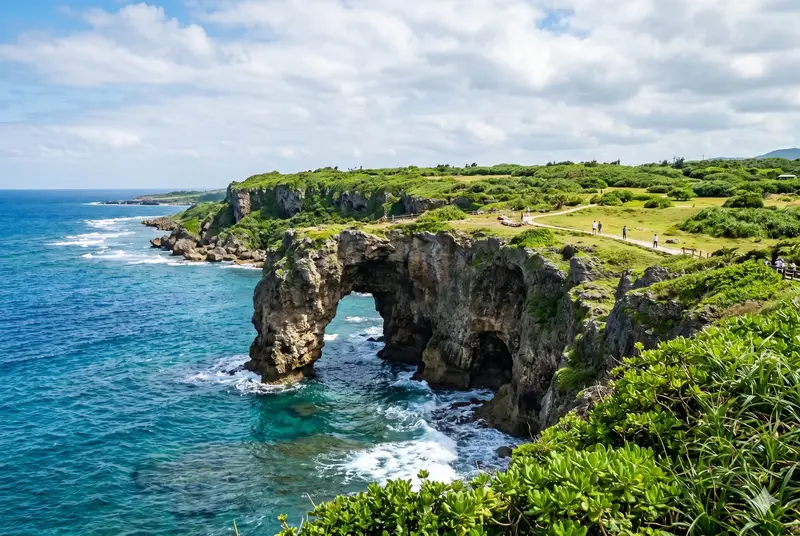 沖繩萬座毛象鼻岩斷崖