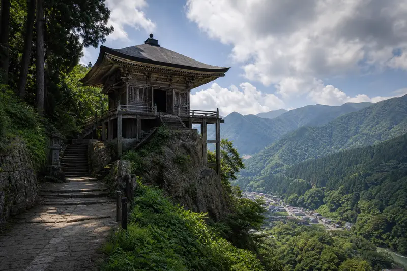 山寺立石寺眺望山谷